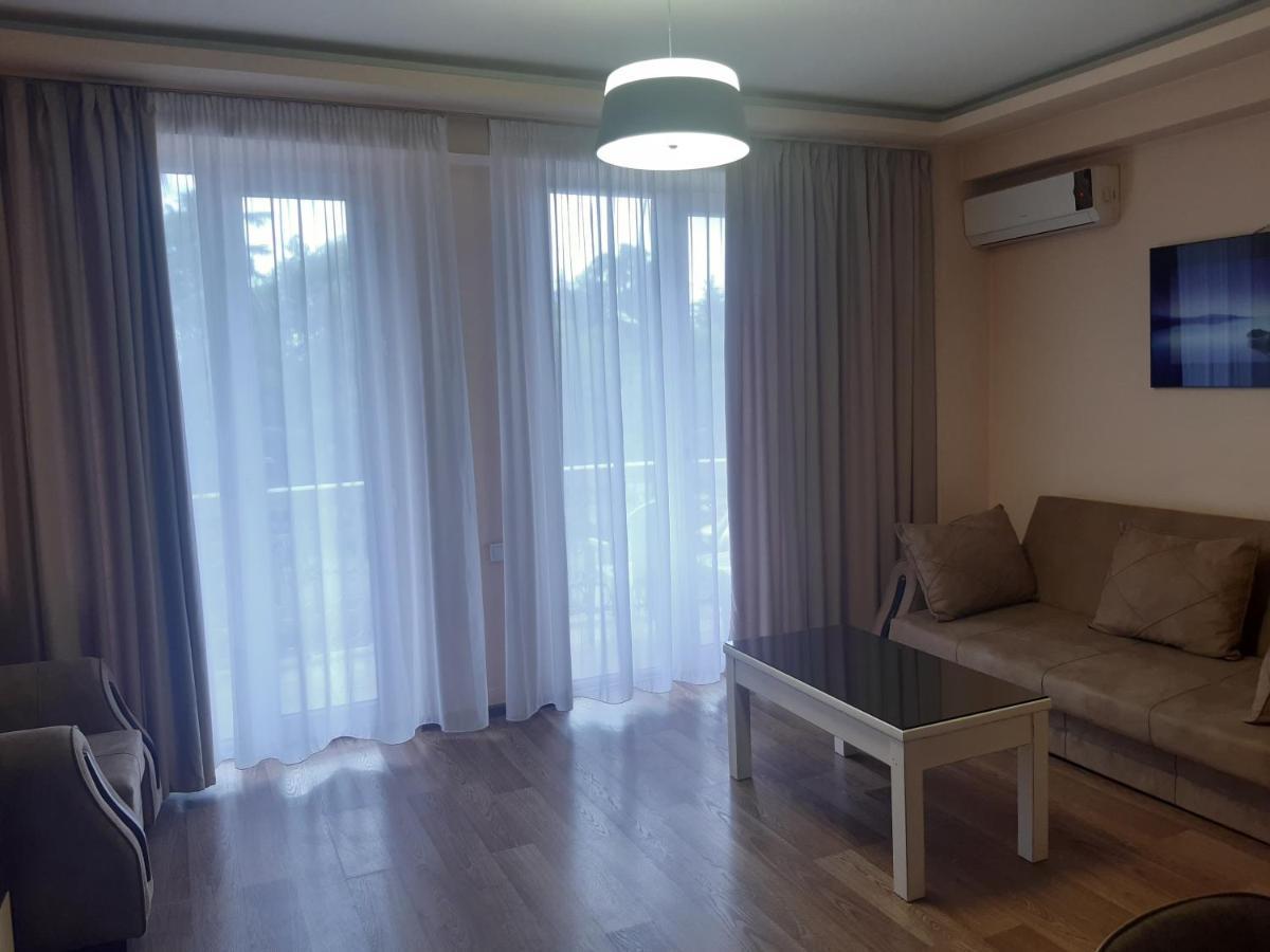 Batumi Apartment In Front Of Sheraton Exterior photo